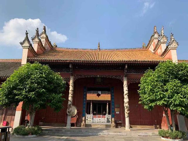 九嵕山属于什么山脉