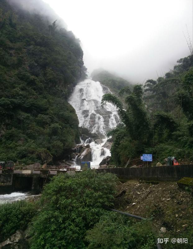 哀牢山属于哪个县