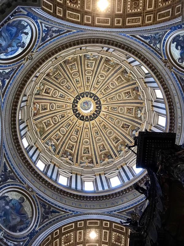 圣彼得大教堂广场