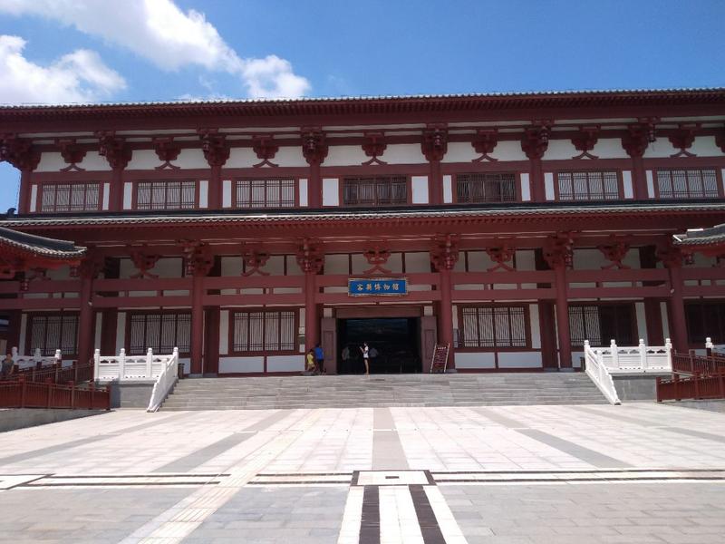 容县龙卧山庄收费多少