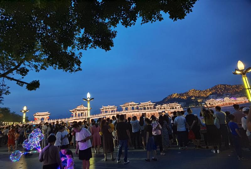 广济桥白天去还是晚上去