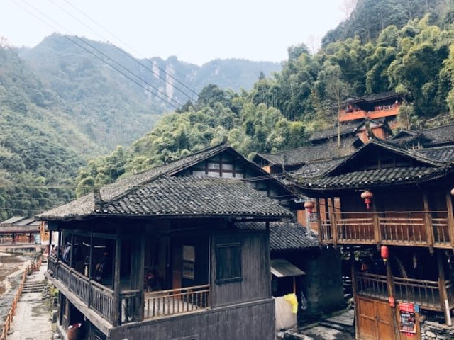 德芬苗寨在哪里