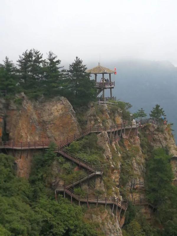 抱犊寨风景区简介