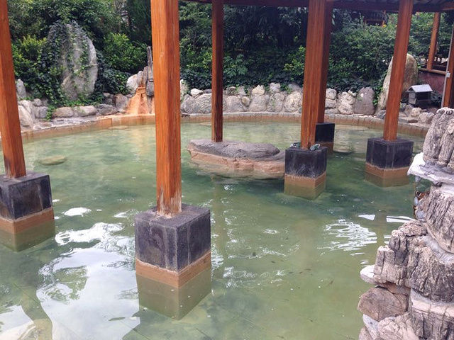 汤池温泉有情侣包间吗