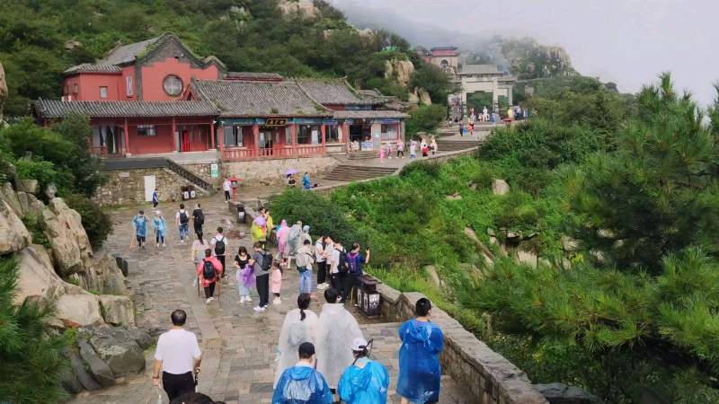 泰山的天街是最顶部吗