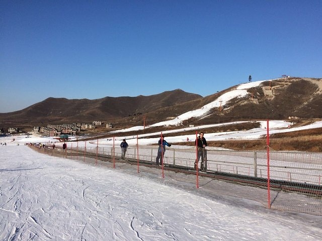 玉龙湾滑雪场在哪里