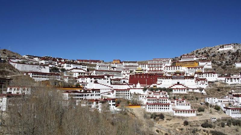 甘丹寺海拔多少米高