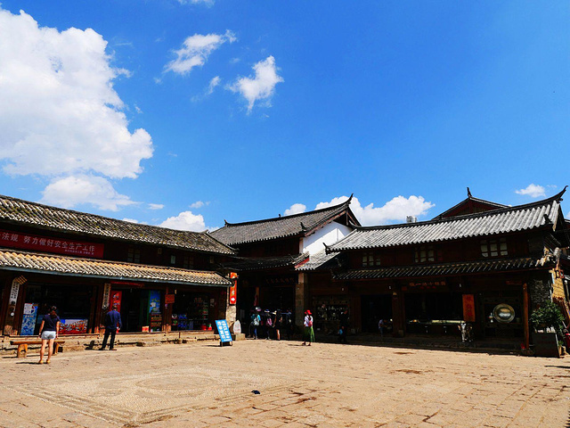 白沙古镇和束河古镇哪个值得去