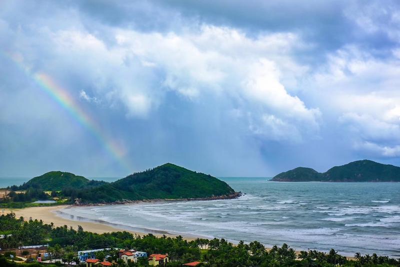 神州半岛和陵水哪个好