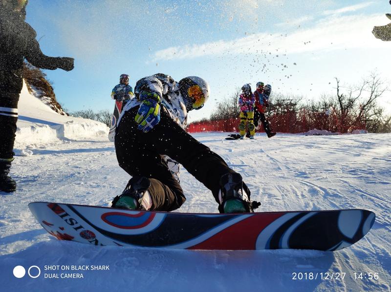 莲花山滑雪场电话