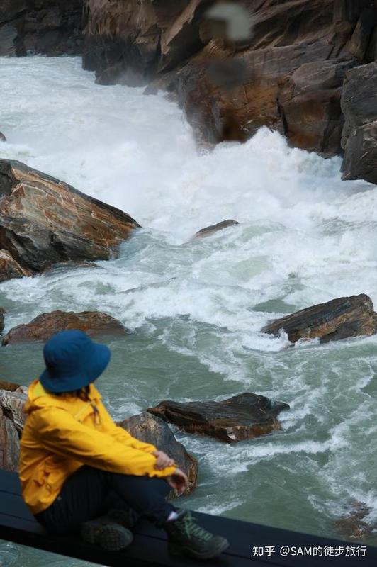 虎跳峡上中下哪个壮观
