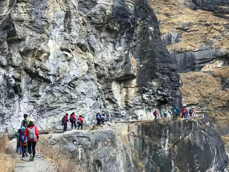 虎跳峡高路徒步简介
