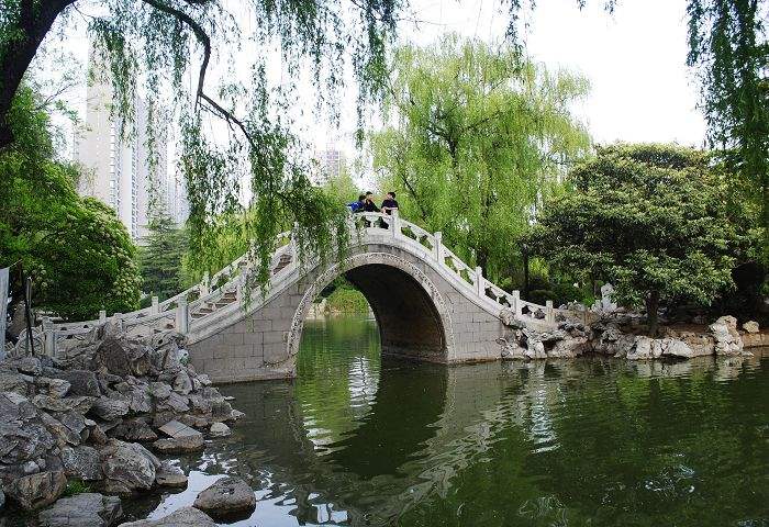 西华园公园位置