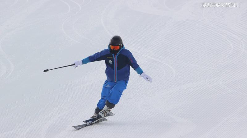 西岭雪山开车会打滑吗