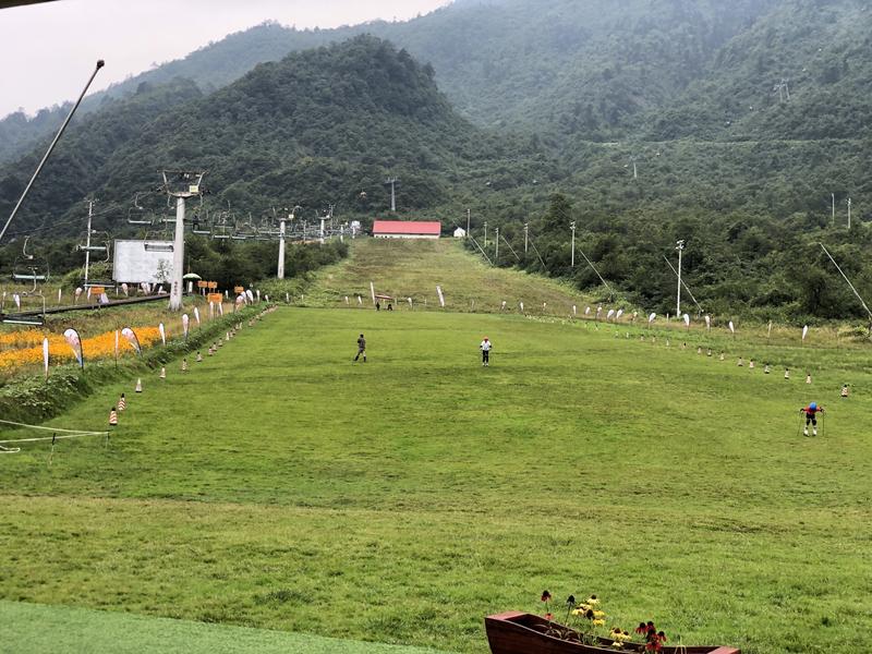 西岭雪山滑雪场