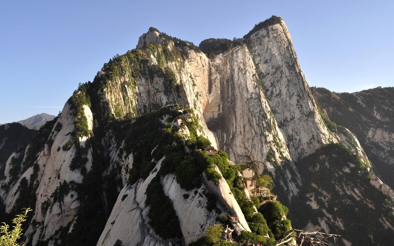 西岳华山的特点是什么