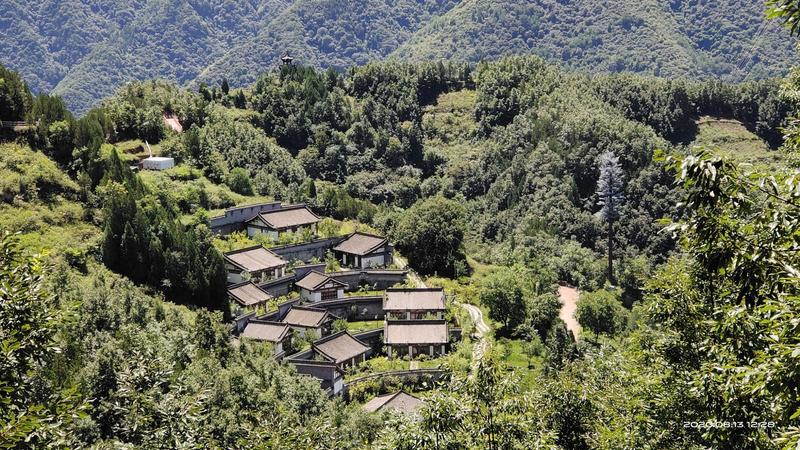 陆川九龙山庄