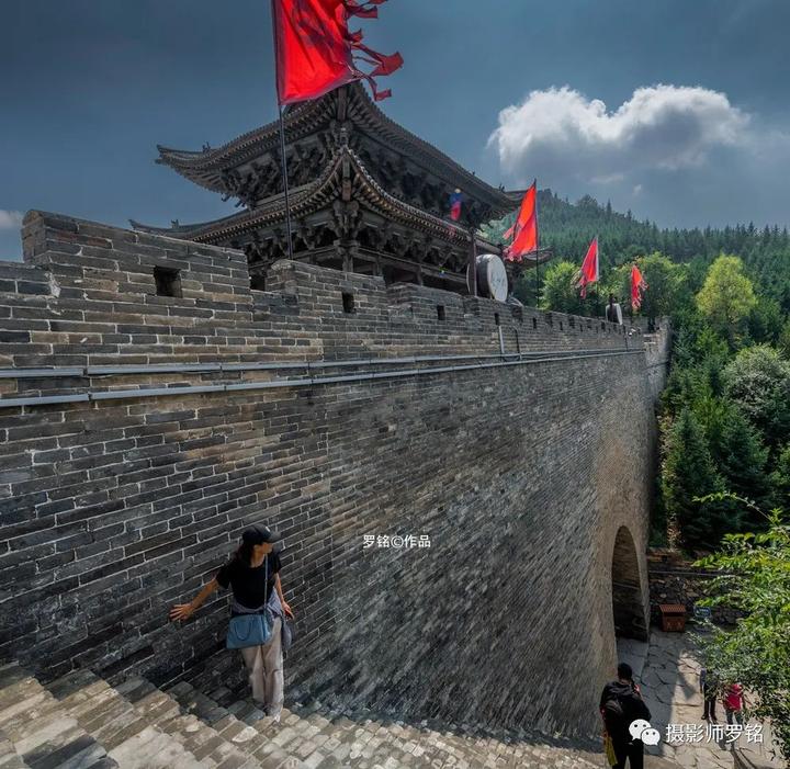 雁门关需要爬山吗