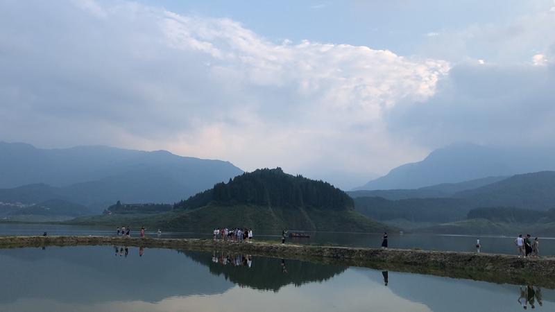 雅女湖海拔多少米高