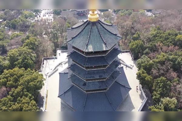 雷峰塔为什么叫雷峰塔