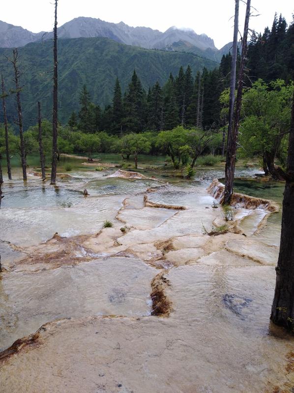 黄龙的海拔是多少米高五彩池