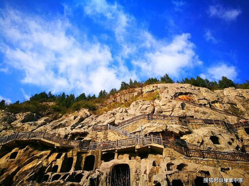 龙门石窟走完一圈多久